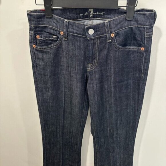LIKE NEW- 7 FOR ALL MANKIND BOOTCUT JEANS - Picture 4 of 9